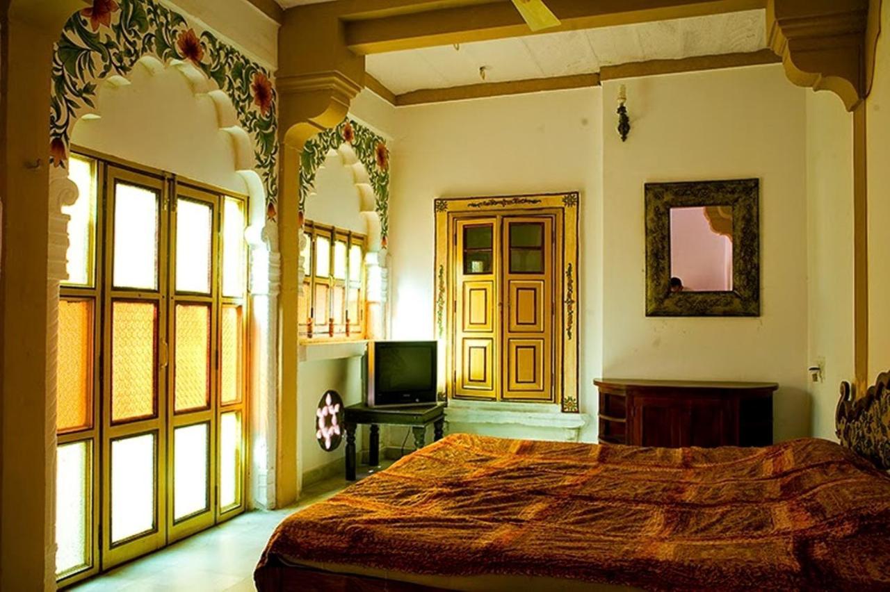 Semi Deluxe Room