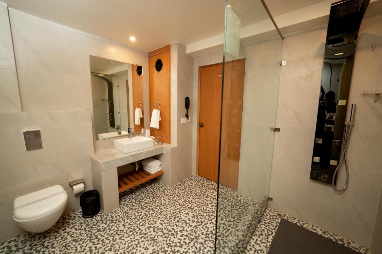 Royal Suites with Living Area & Balcony Sit-out,1101570888:JPEG