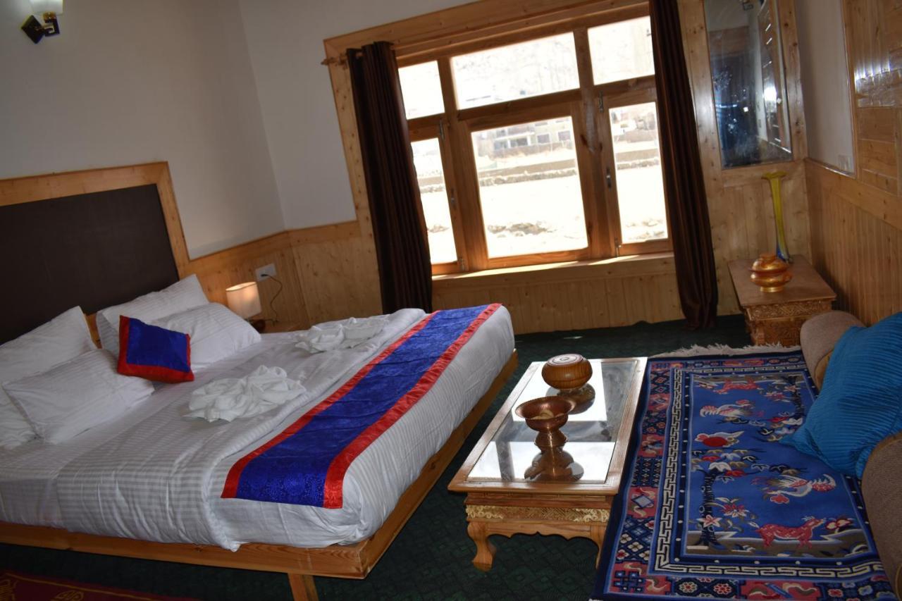 Deluxe Double Room (2 Adults + 1 Child)