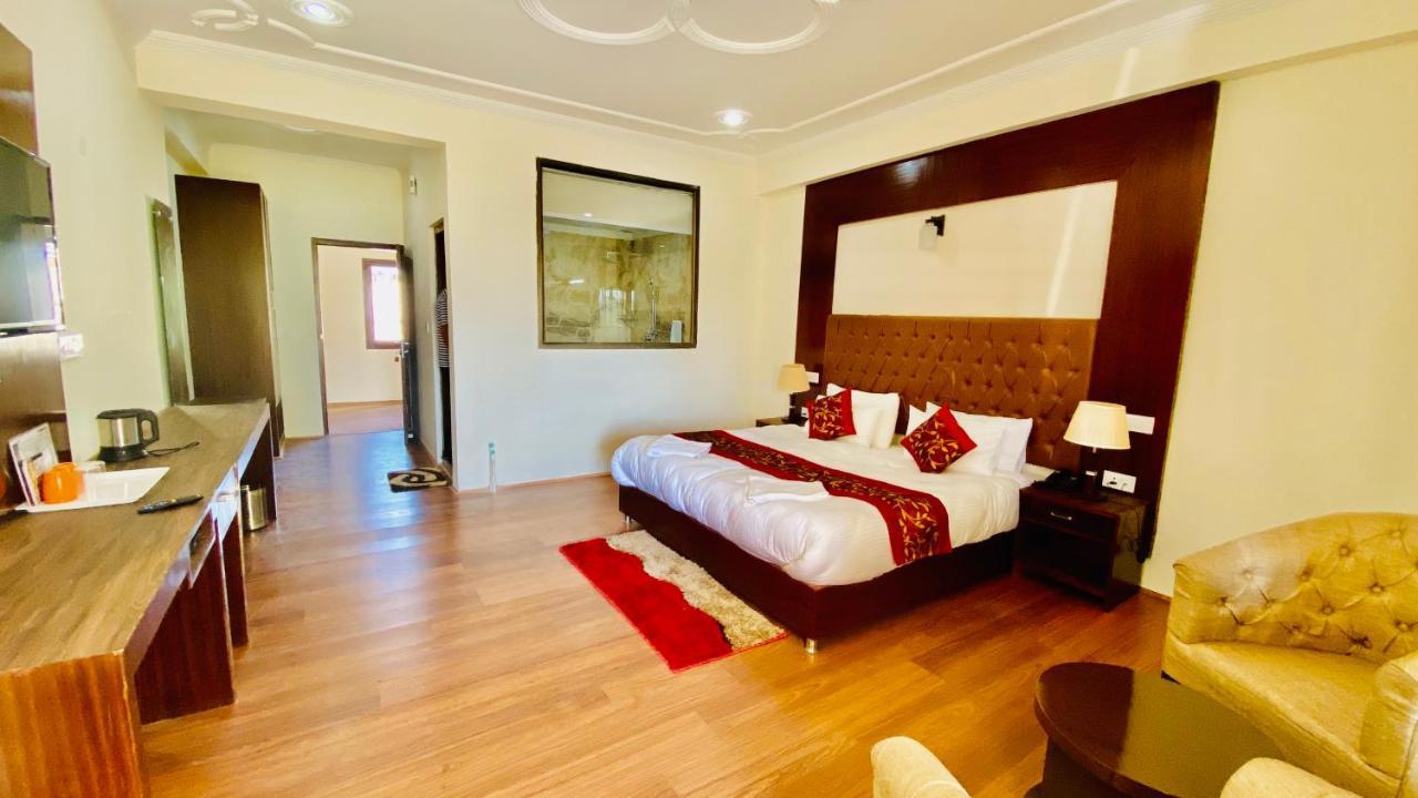 Deluxe Tweepersoonskamer met 1 of 2 Bedden en Uitzicht op de Bergen
