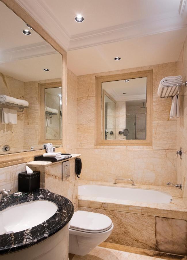 Grand Luxury Twin Bed Room