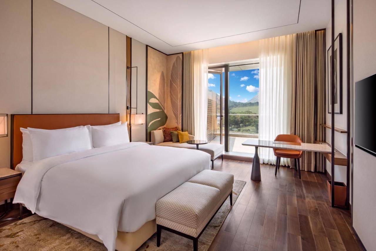Deluxe Room with Balcony,1233340211:JPEG