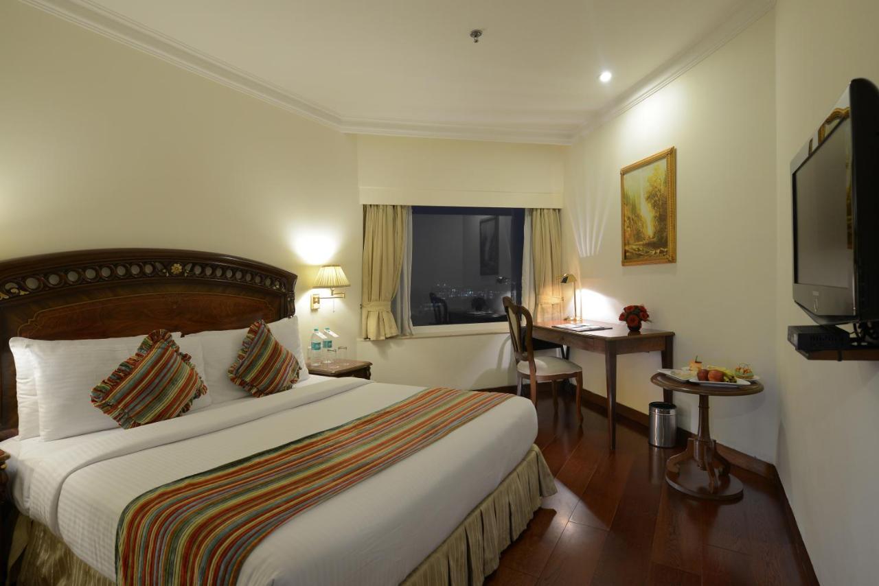 Deluxe King Room on Food & Soft Beverages SPA & Salon services,1206146620:JPEG