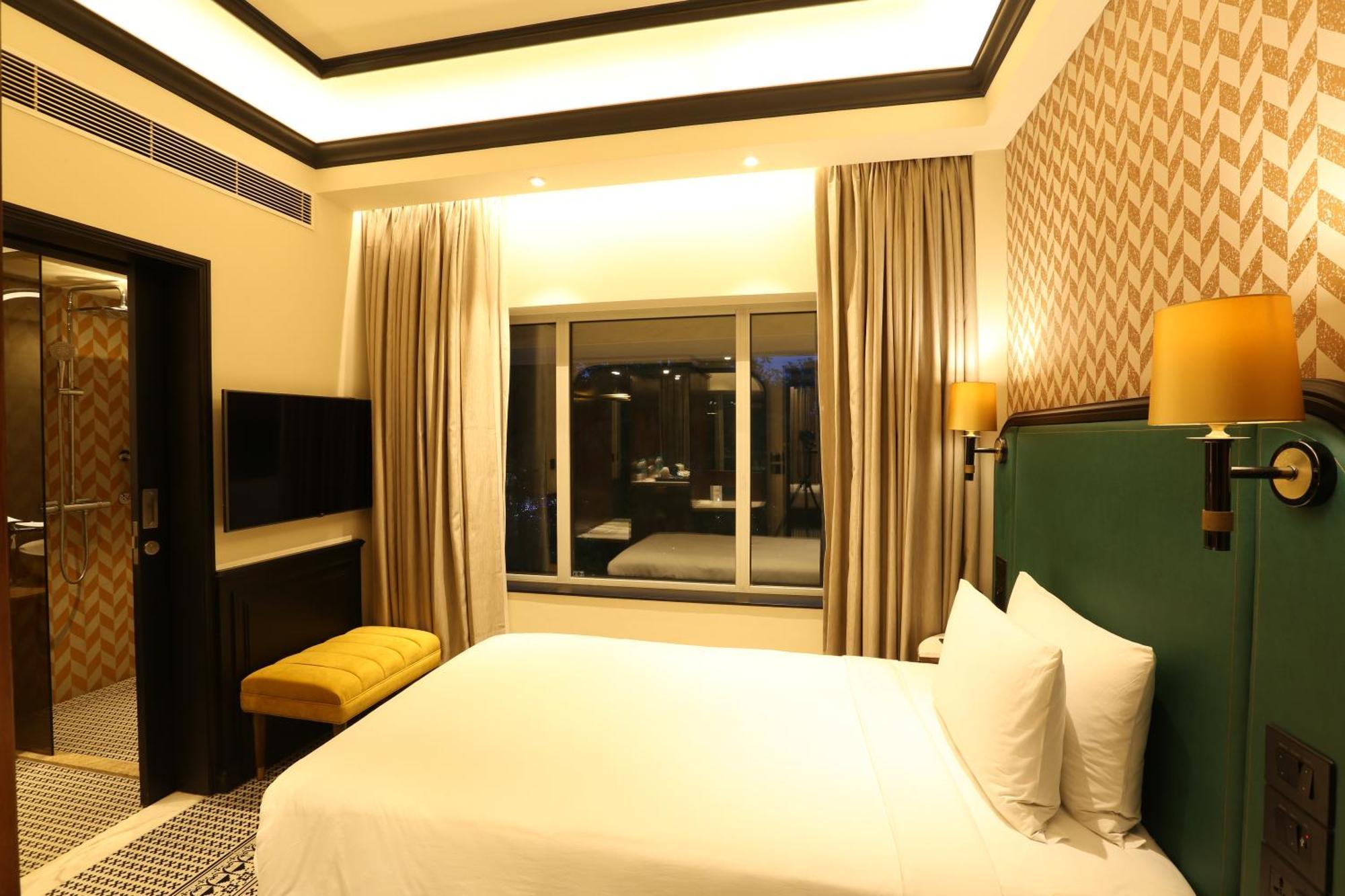 Superior Room King Bed City View disc on food soft beverage Happy hours one plus one from 1730hrs to 1930hrs except on 14th February