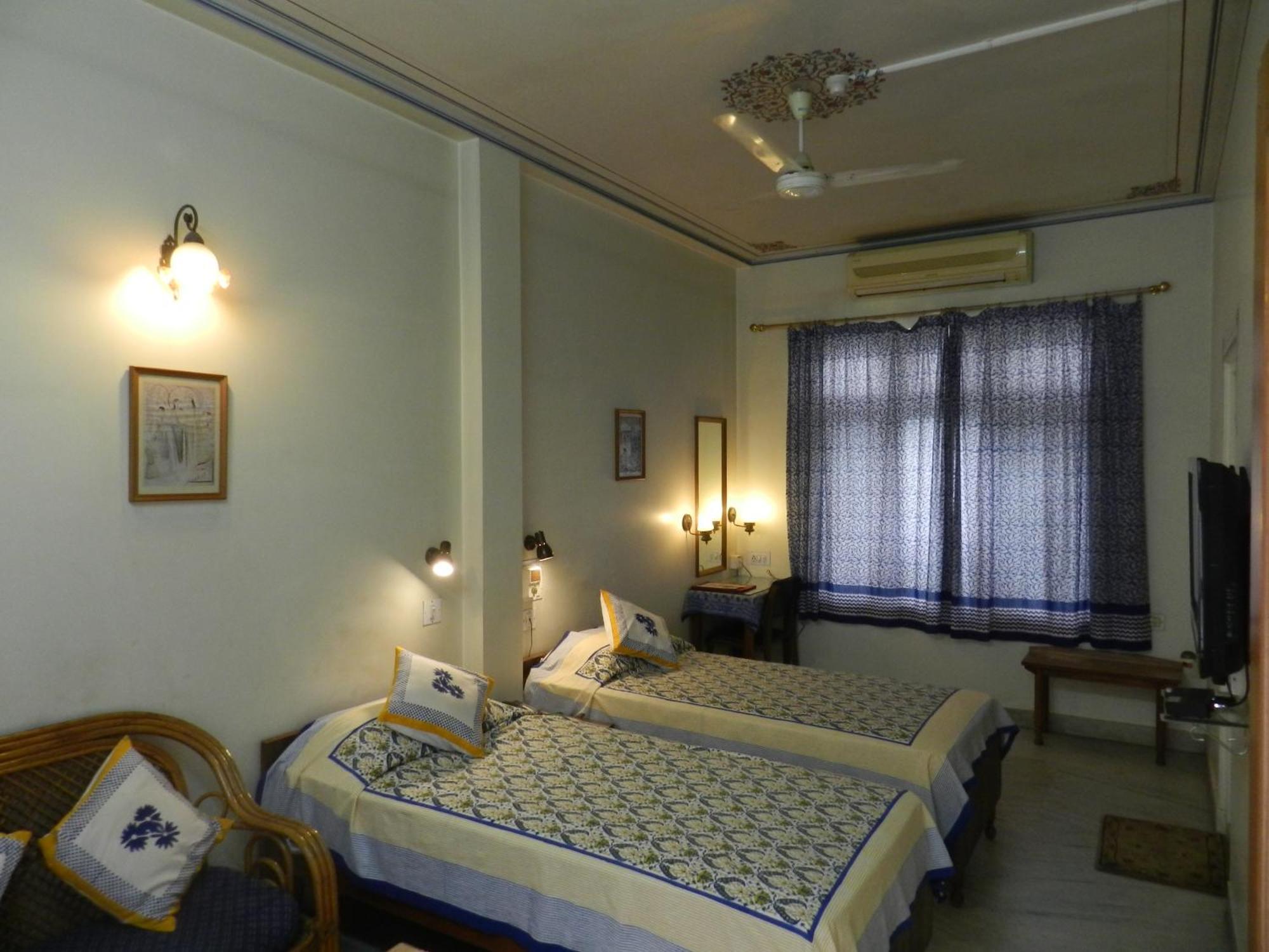Deluxe Double or Twin Room,1608296707:JPEG