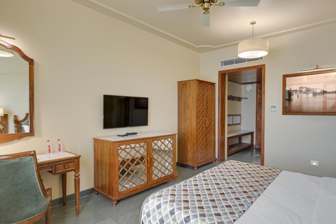 Lake View Imperial Room
