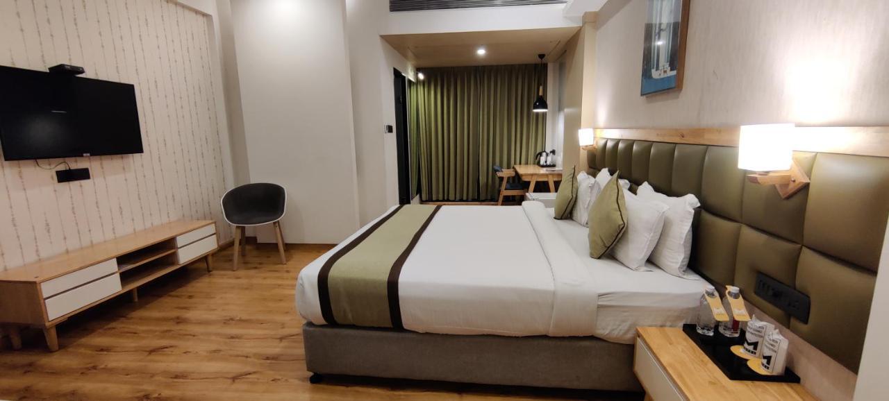 Deluxe Double Room,1268544430:JPEG