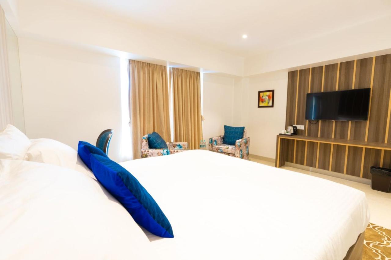 Executive Room,1274890156:JPEG