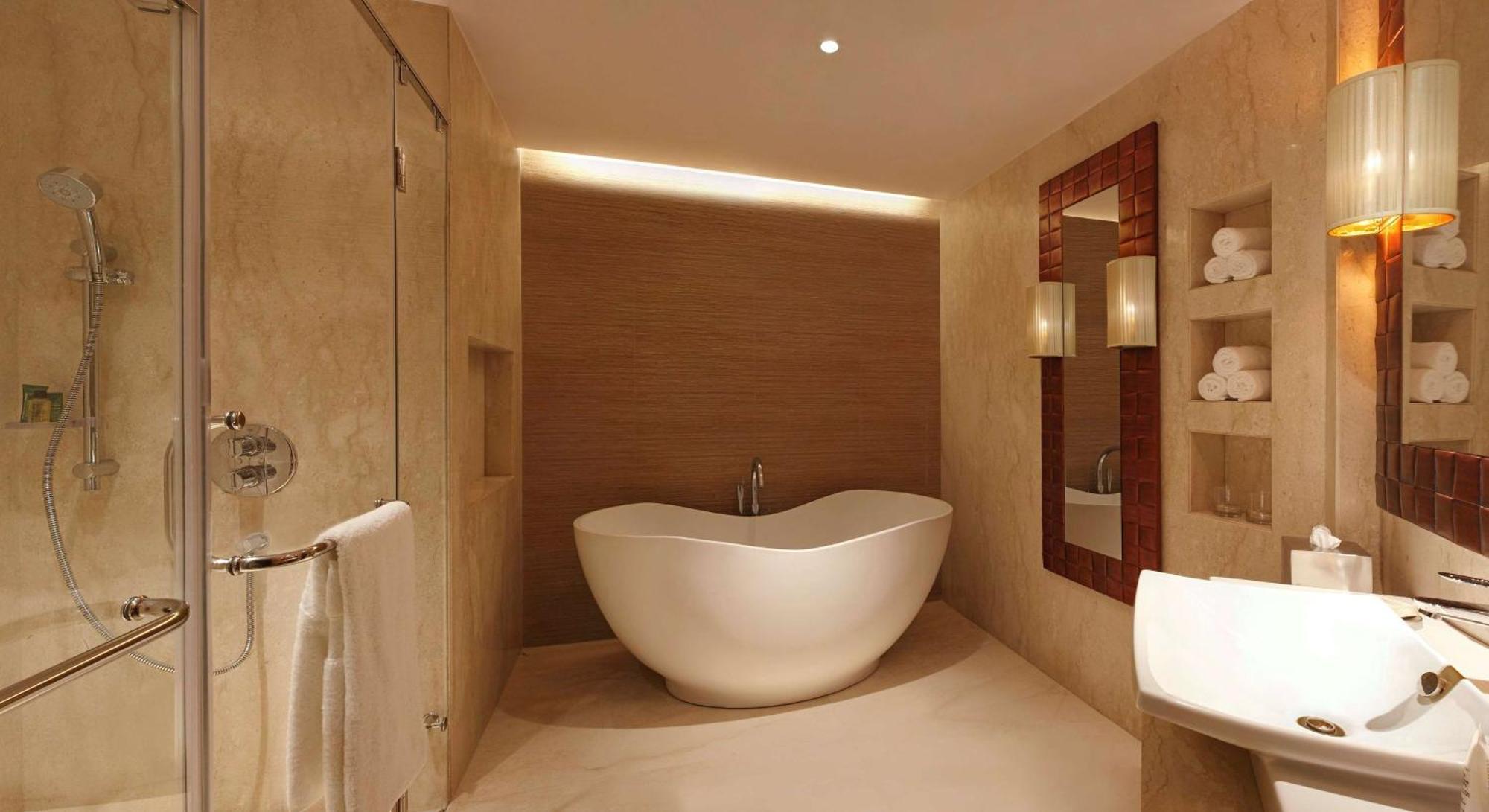 One-Bedroom King Suite with City View,1551484141:JPEG