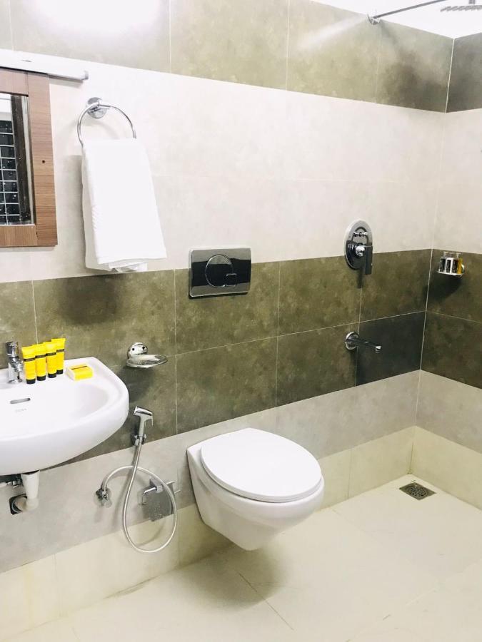Deluxe Double Room (2 Adults + 1 Child),1288580122:JPEG