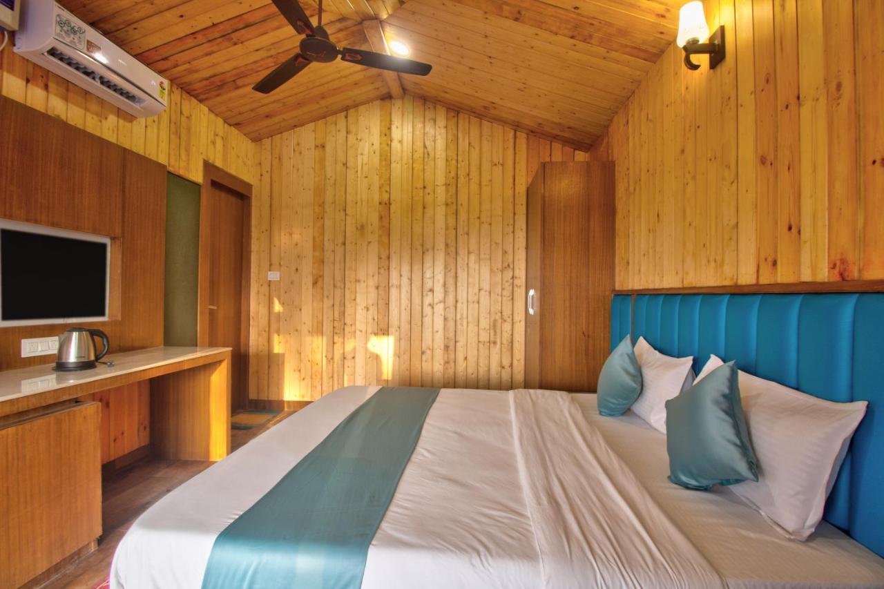 Deluxe Double Room Side Sea View