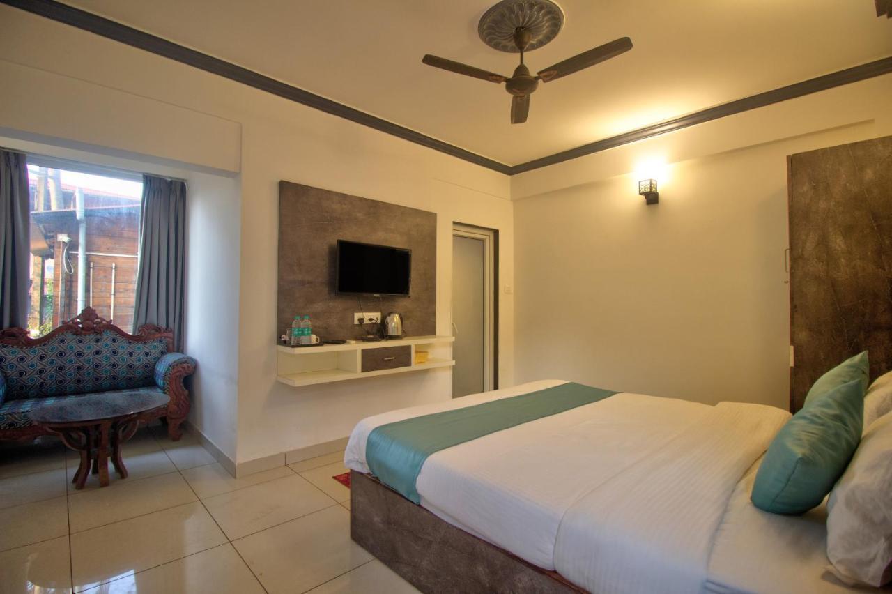 Double Room with Pool View
