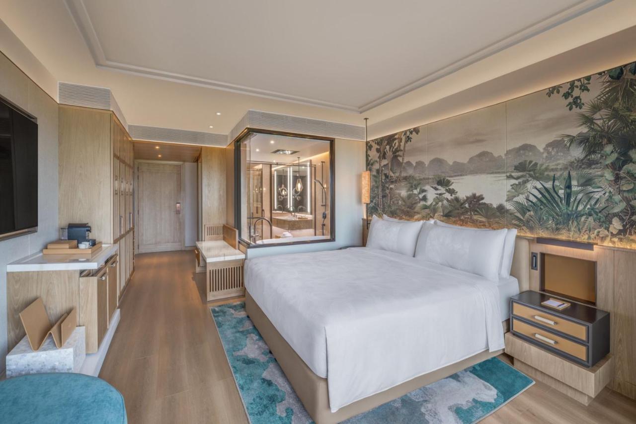 Grand Luxury King Room with Balcony and Forest View