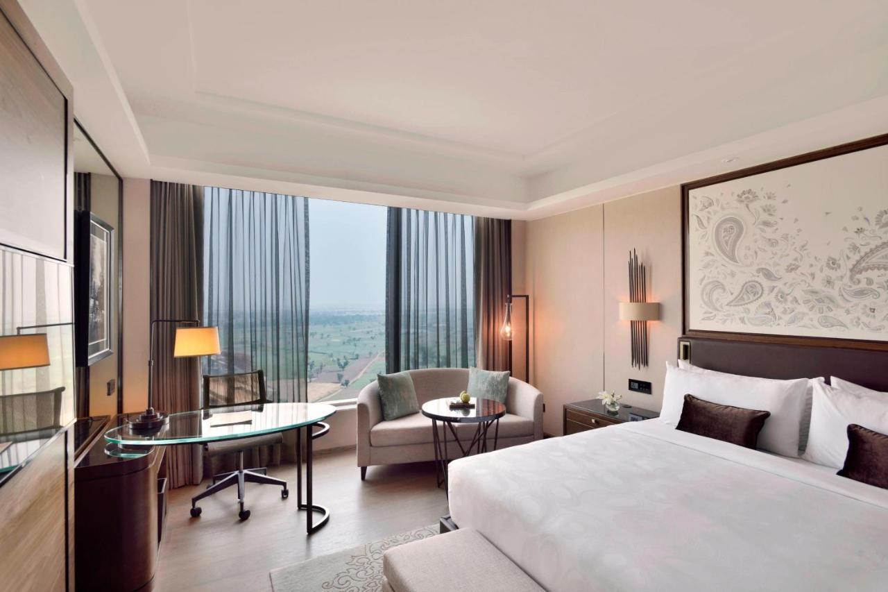 Deluxe King Guest Room