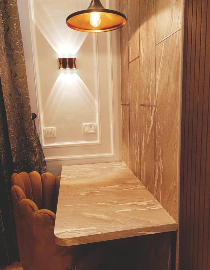 Deluxe King Suite