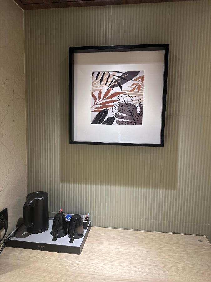 Club Room Single