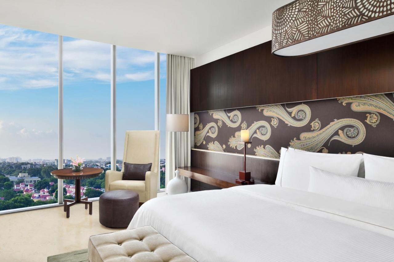 Royal One-Bedroom Suite with Executive Lounge Access,1416268548:JPEG