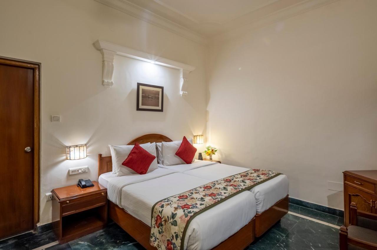 Deluxe Double or Twin Room Complimentary High Tea