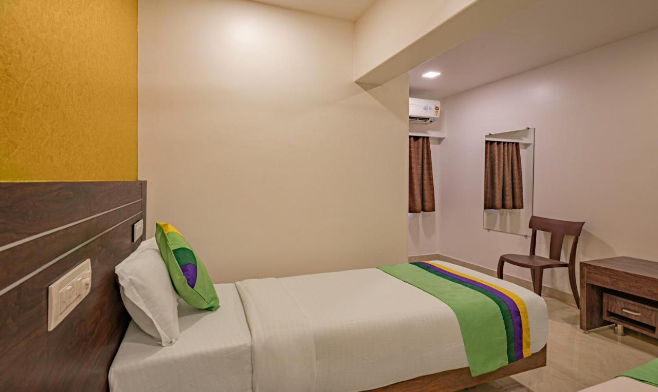 Standard Room,1417855221:JPEG