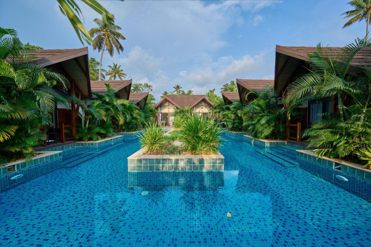 King Room Pool View