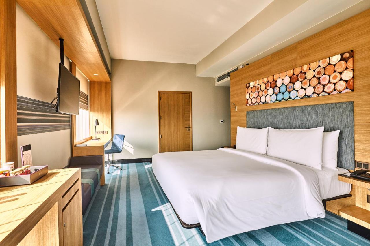 Aloft King Room, High Floor - 3rd and above:  20% discount on F&B and SPA,1643200439:JPEG