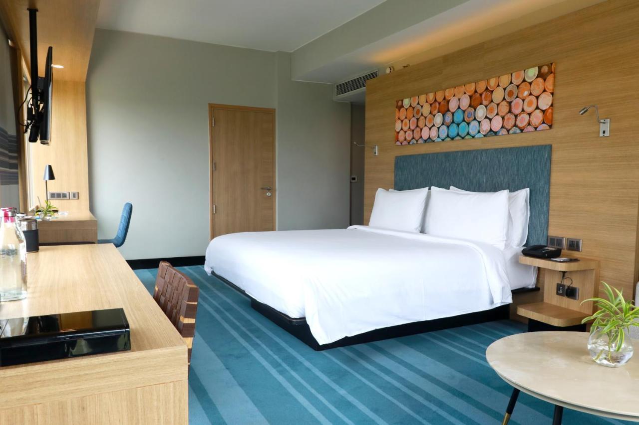 1 King Bed, Pool View, Aloft Room:  20% discount on F&B and SPA,1421040315:JPEG