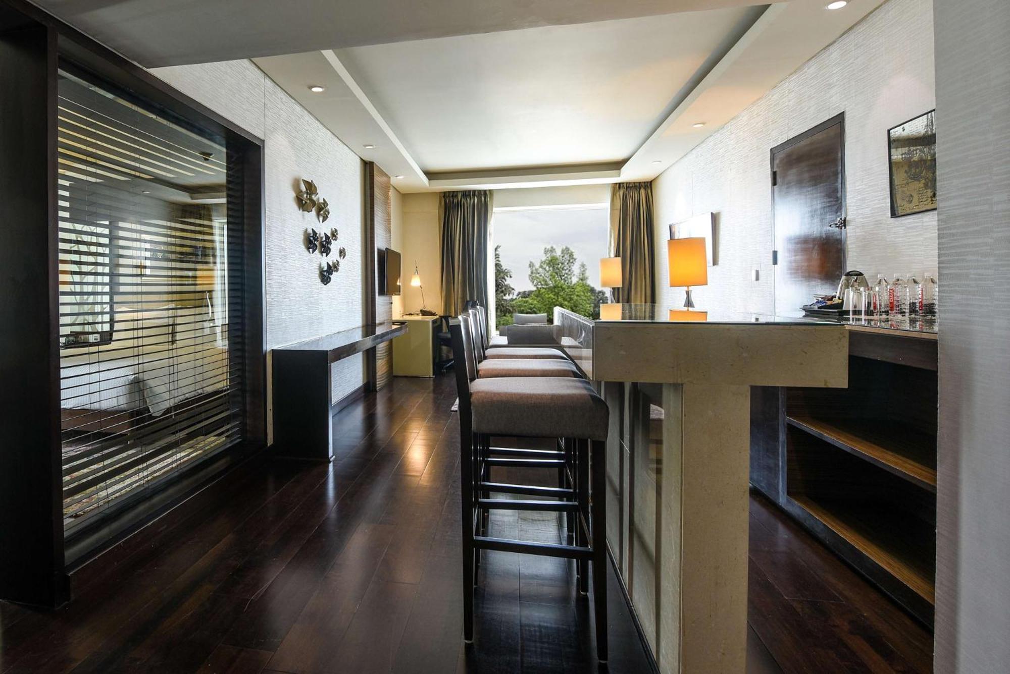 One-Bedroom Premium King Suite
