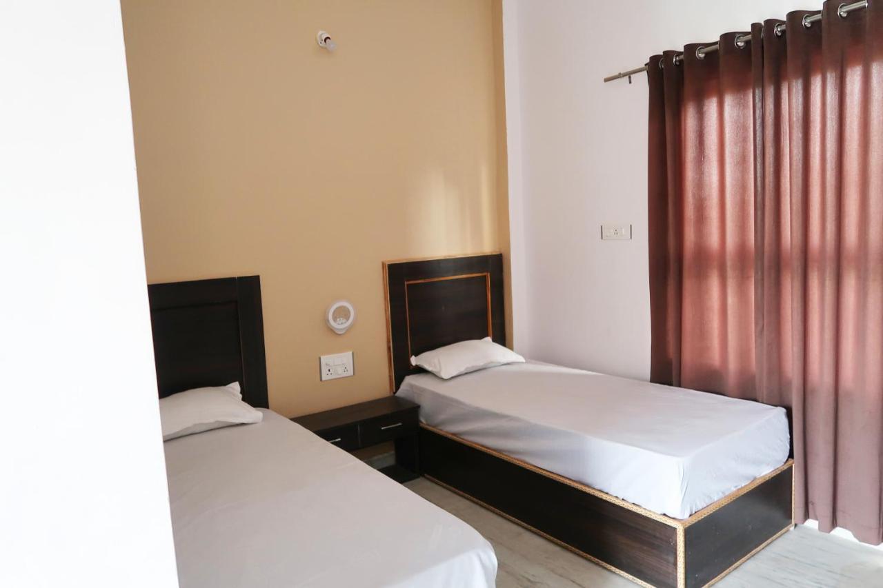 Deluxe Twin Room,1466365154:JPEG