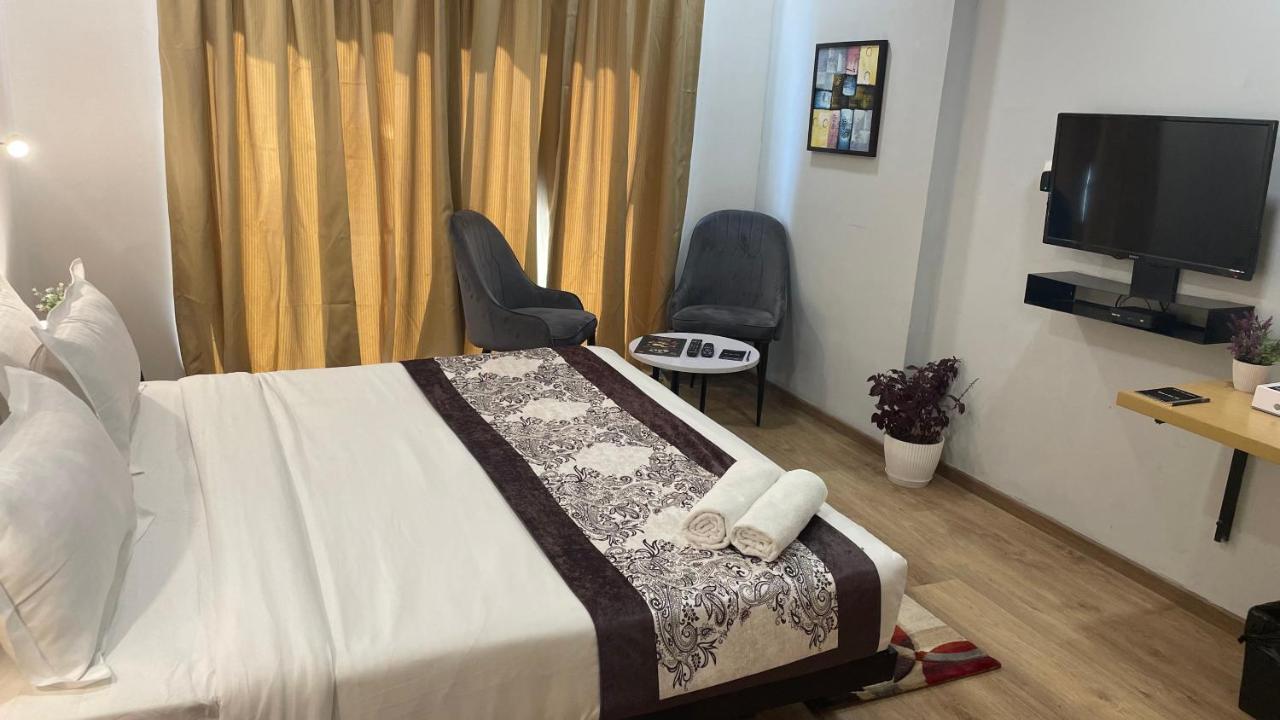 Deluxe Room,1466492810:JPEG