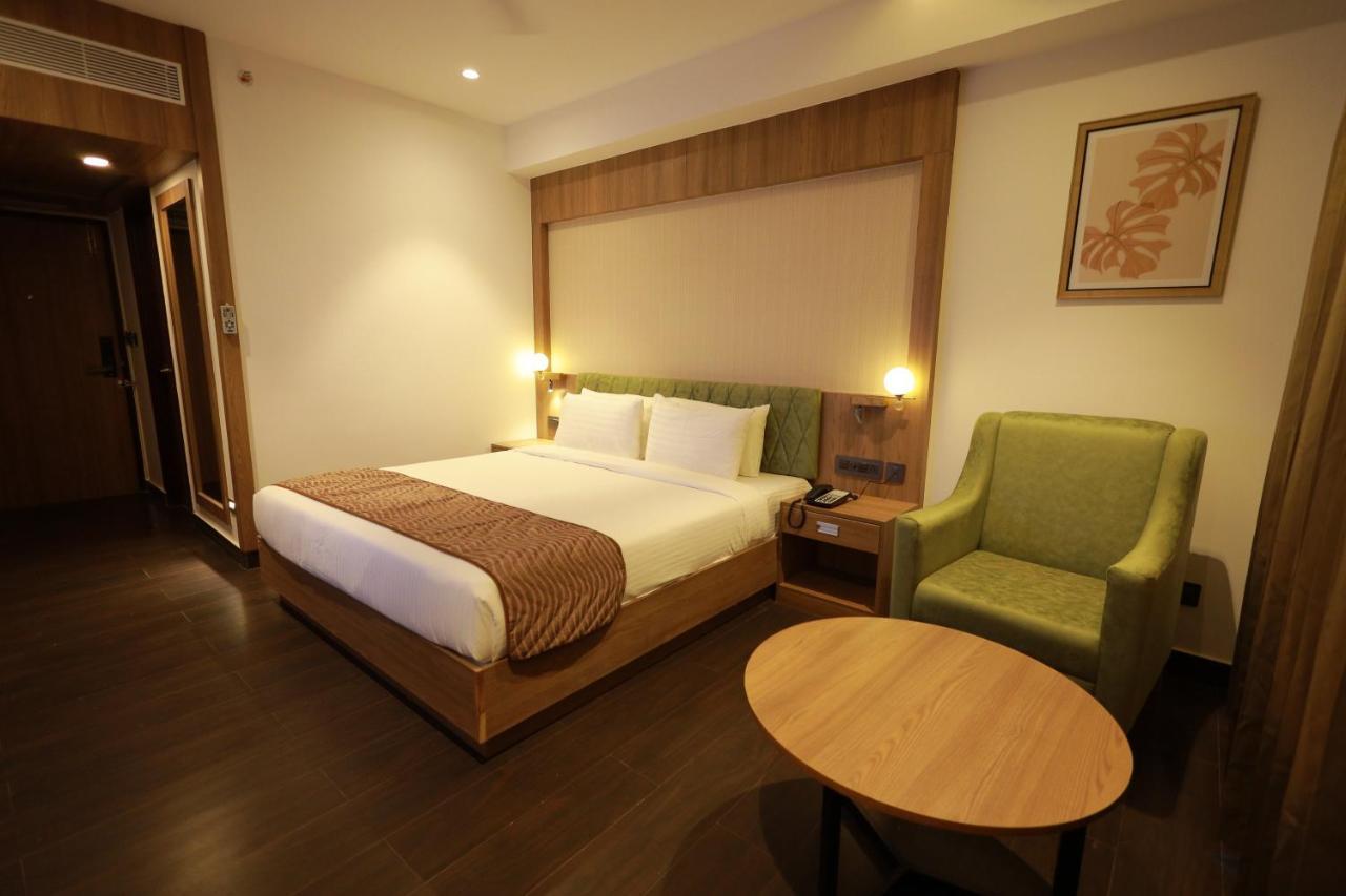 Deluxe Double Room,1466881745:JPEG