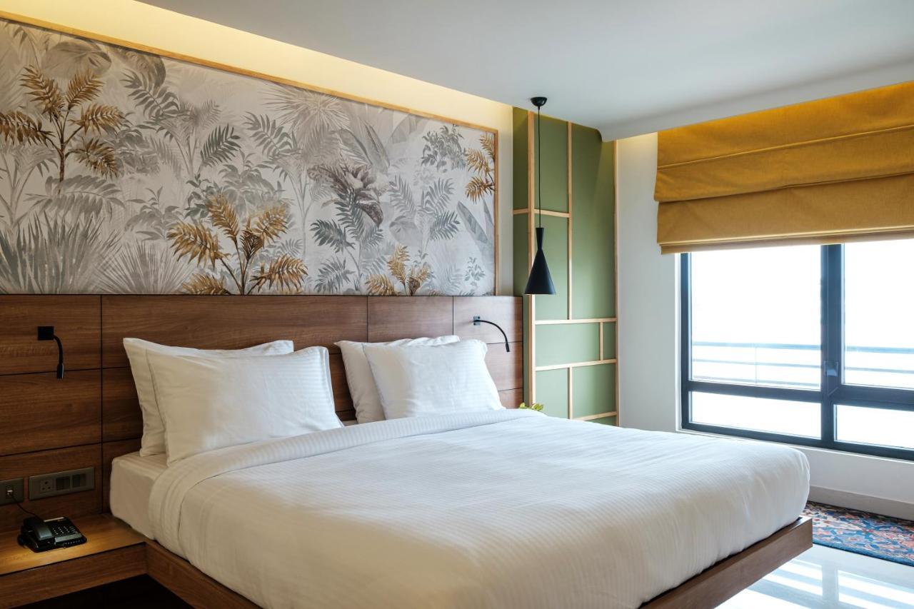 Urban Corner Room