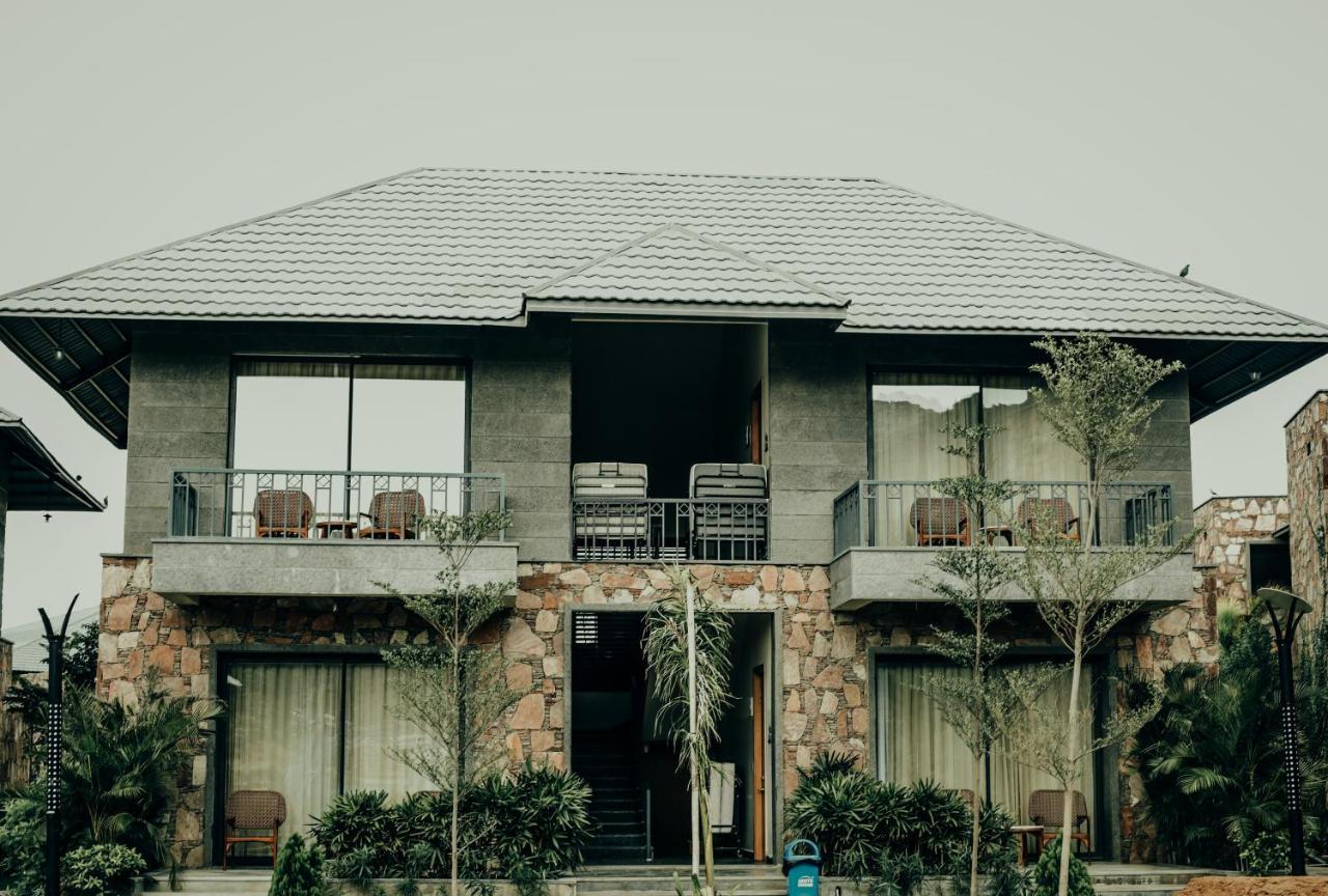 Cottage With Balcony