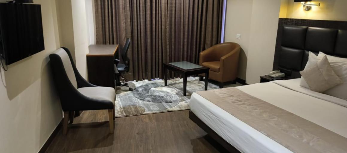 Standard King Room,1474883896:JPEG