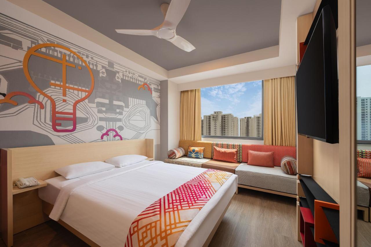 Luxe Queen Room
