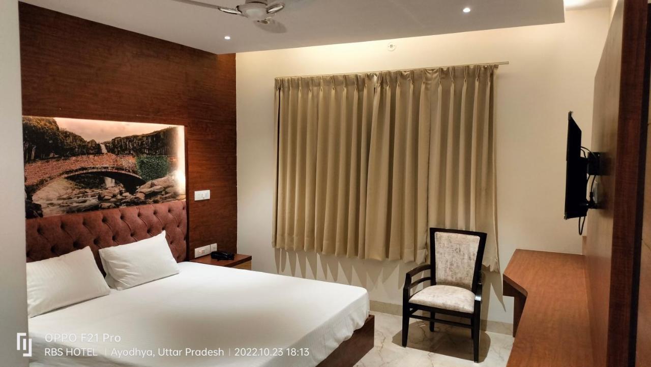 Deluxe Double Room,1487687455:JPEG
