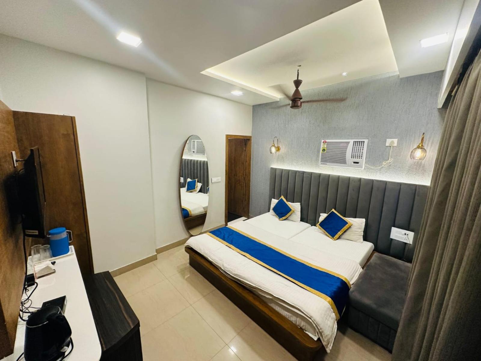Superior King Room,1504804480:JPEG