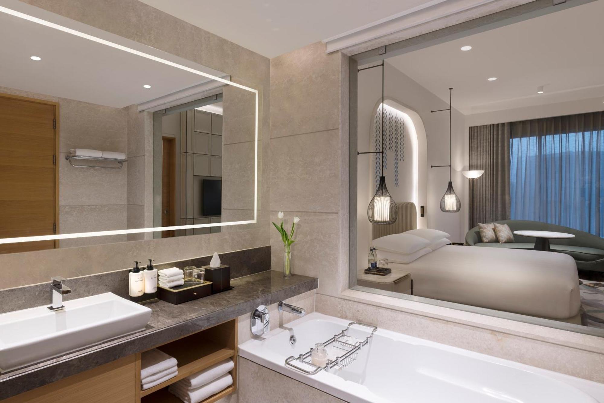 One-Bedroom Suite: 20% off on food,soft beverages, laundry & local transportation(upto 10 km); enjoy 90-min spa at 60mins spa price; BOGO offer on select beverages(5–8 pm) at Connexions Bar;3-course meal at House of Han-T&C apply