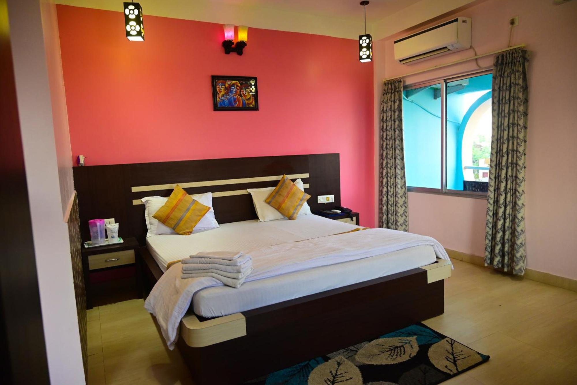 Deluxe Queen Room