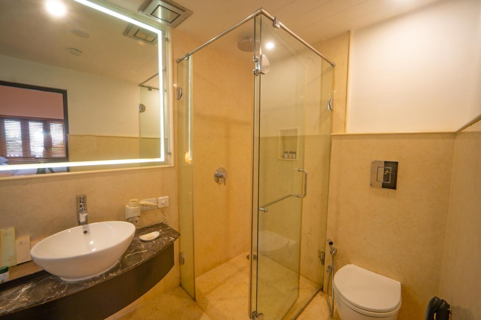 Suite bathtub Couple only No Stag & Children allowed