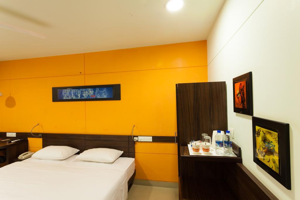 Queen Room,159940116:JPEG