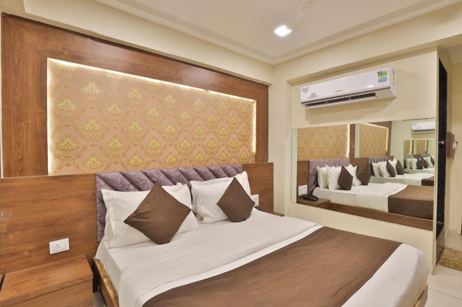 Double Room Private Bathroom
