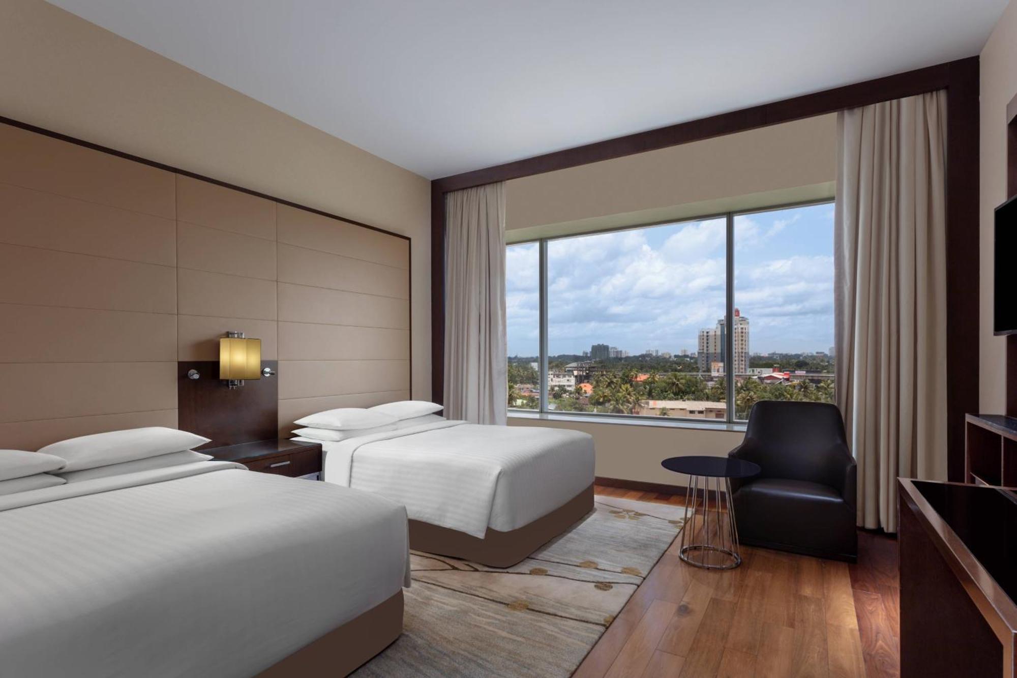 Executive Twin Room Executive Lounge Access Guest Room 02Twin or Single Beds,1534207819:JPEG
