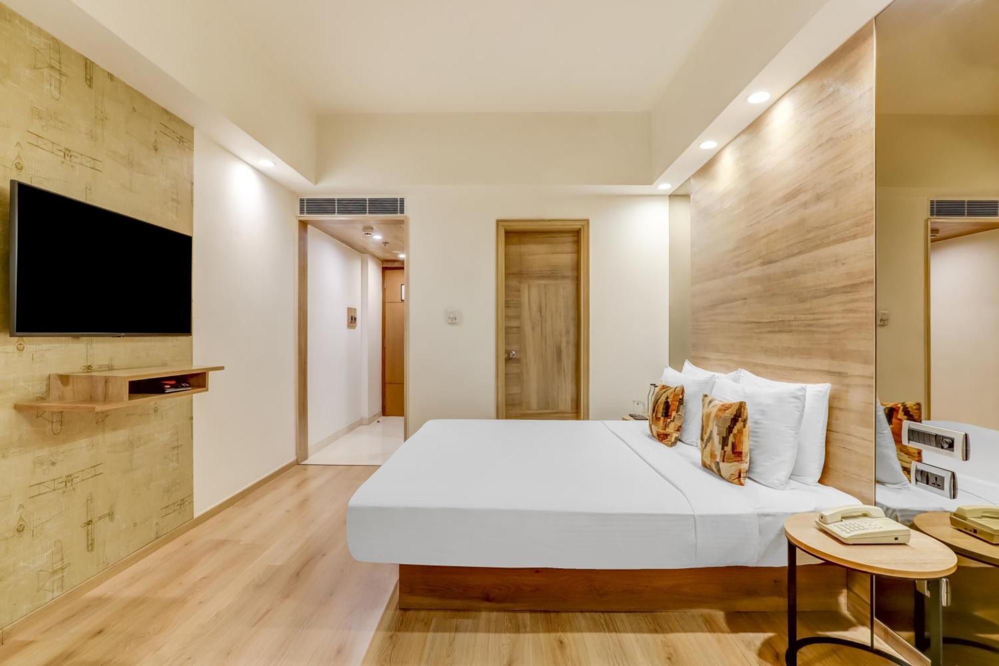 King Room (15% off on Two-way Airport Transfer ),1536932659:JPEG