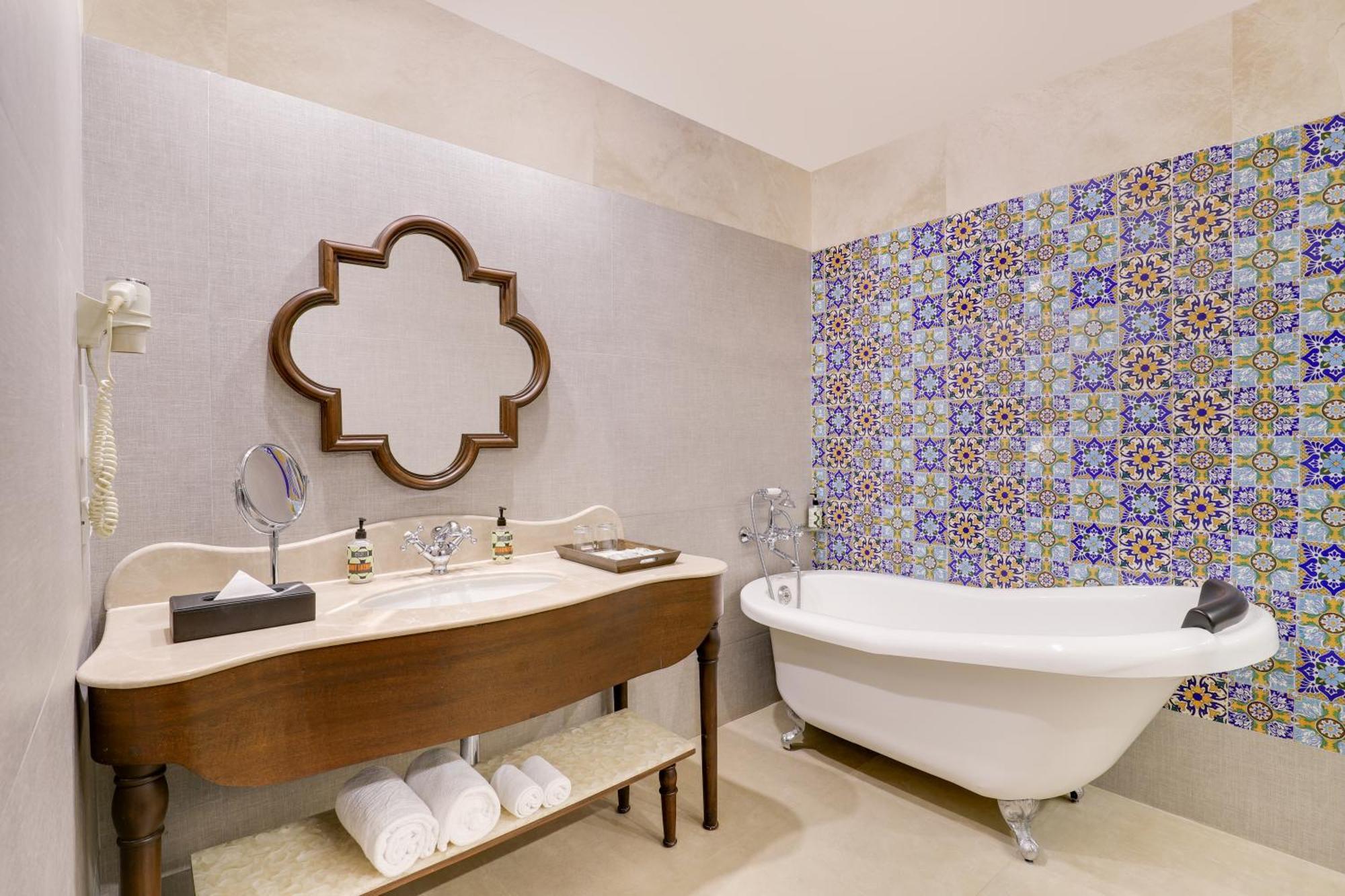 Suite Private Pool & Unlimited IMFL drinks 2 hours timing 1700 hrs – 1900 hrs the restaurant