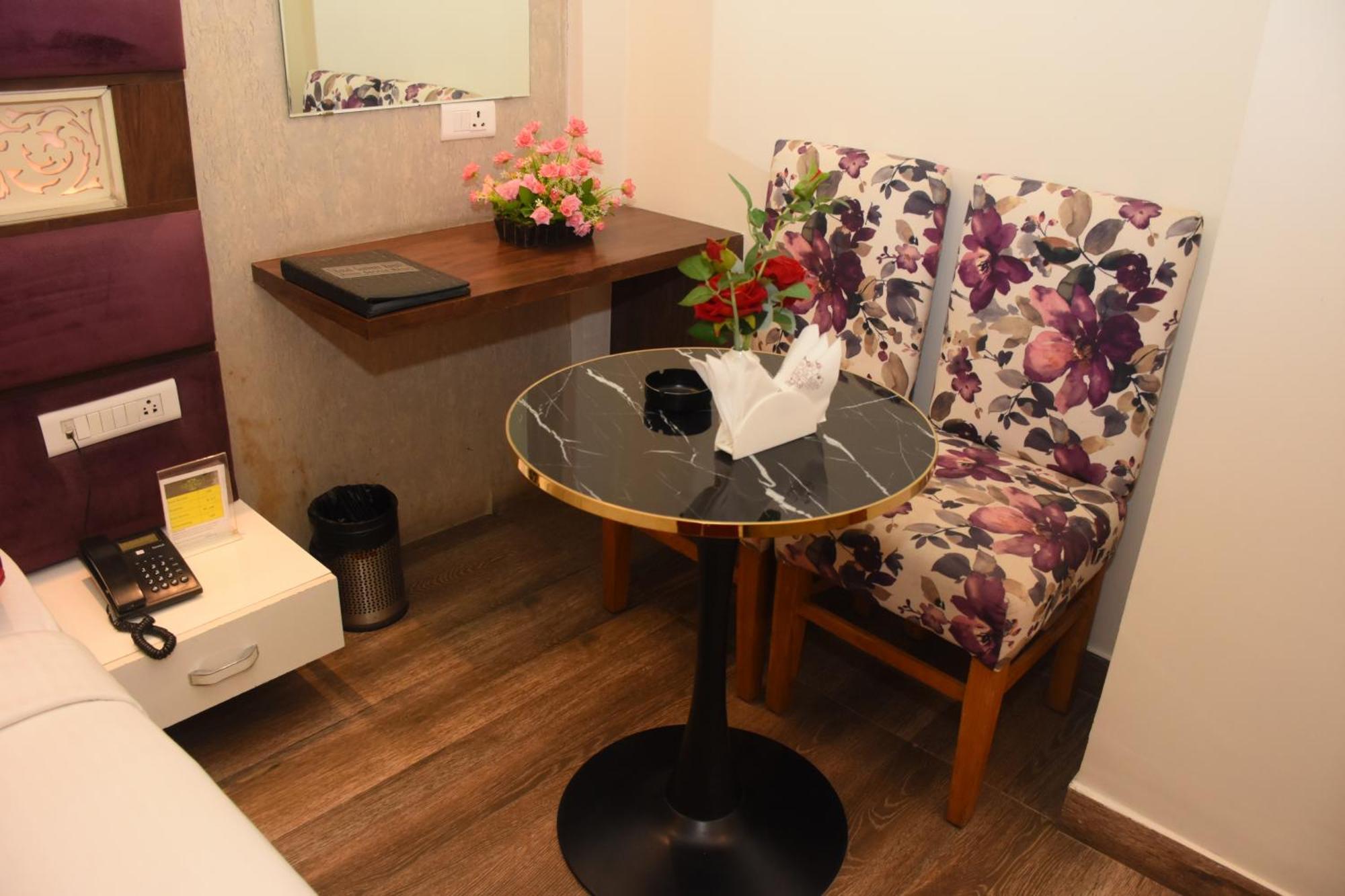 Deluxe Room,1542387766:JPEG