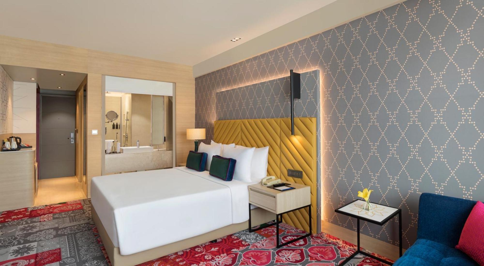 Deluxe Double Room with 15% discount on food and beverage, spa and laundry 