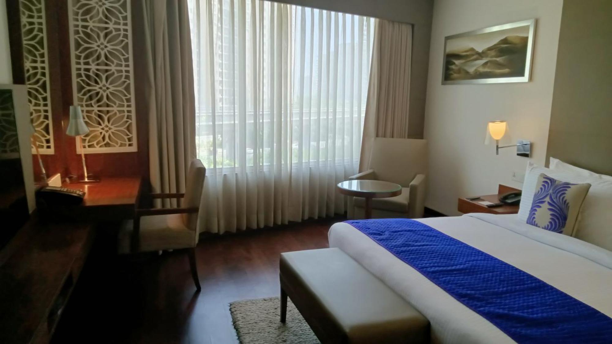 Deluxe King Room with Complimentary Metro Card Access during stay (T&Cs),1545918136:JPEG