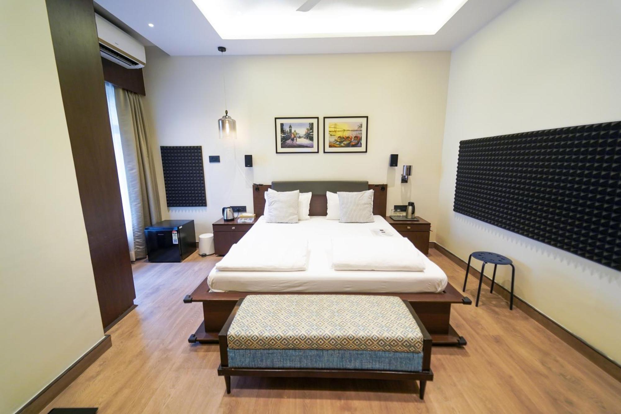 Grand Executive Room