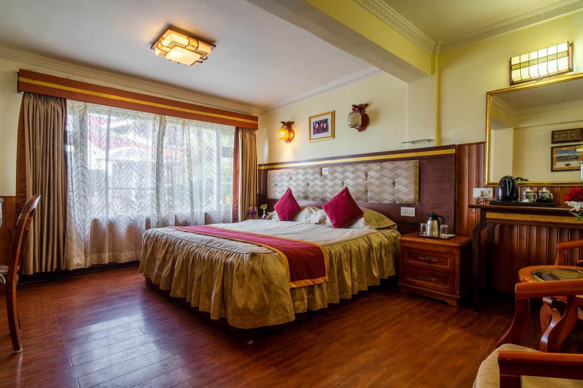 Deluxe Double or Twin Room