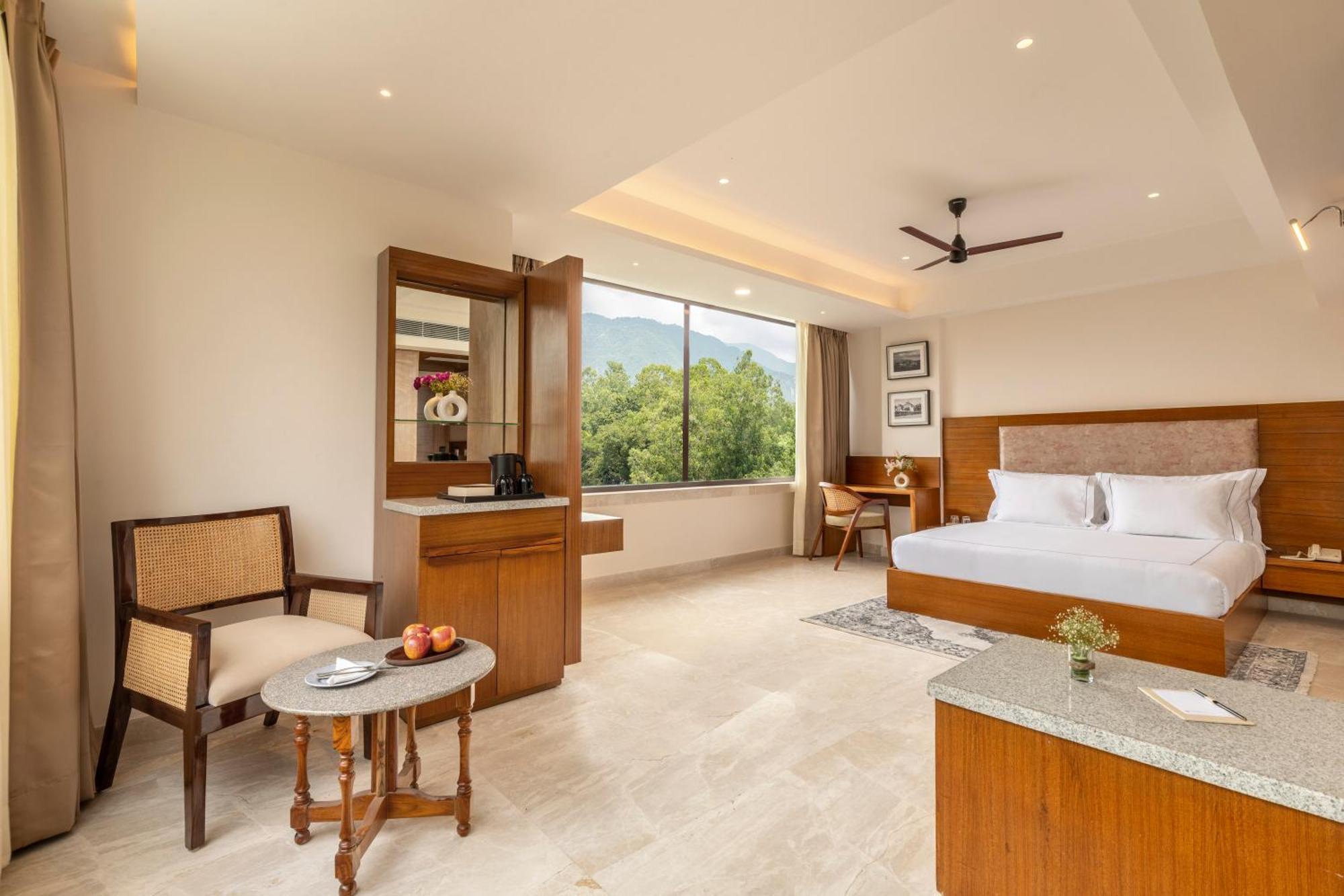 Junior Suite (Non Smoking)